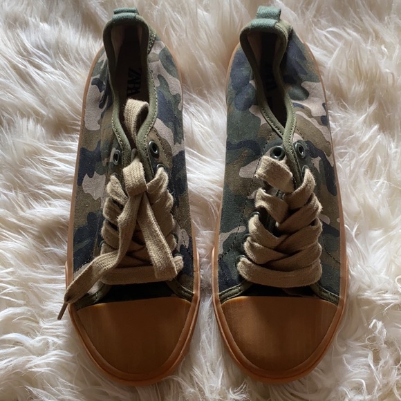 Zara Sneakers - Picture 4 of 8